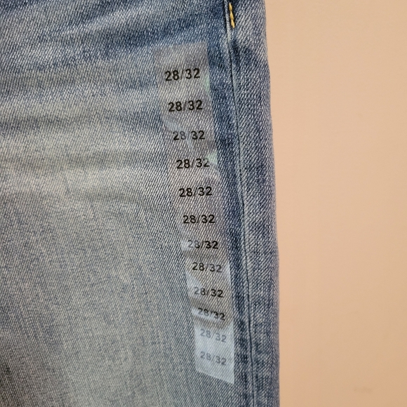 American Eagle Men's Althletic Straight Airplex+ Jean - Picture 3 of 9